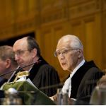 LA HAYE, le 3 février 2012 - Le président de la Cour internationale de Justice (CIJ), M. le juge Hisashi Owada, donne lecture de l'arrêt de la Cour en l'affaire relative aux Immunités juridictionnelles de l'Etat (Allemagne c. Italie ; Grèce (intervenant))