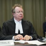 L'agent de l'Australie, M. Bill Campbell lors de la session du 31 mars 2014 (lecture de l'arrêt de la Cour).