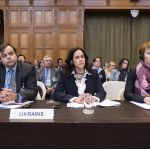 Membres de la délégation de l’Ukraine le 19 avril 2017 (lecture de l’ordonnance de la Cour). 