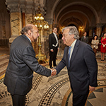  H.E. Mr. Philippe Couvreur, Registrar of the International Court of Justice, greets H.E. Mr. António Guterres, United Nations Secretary General, at the entrance of the Peace Palace, seat of the Court. 