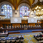 Vue de la grande salle de justice, le 3 octobre 2018 (lecture de l’ordonnance de la Cour)