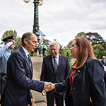 H.E. Mr. Philippe Gautier, Registrar of the International Court of Justice, greets H.E. Ms María Fernanda Espinosa Garcés, President of the United Nations General Assembly, at the entrance of the Peace Palace, seat of the Court 