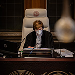 La présidente de la Cour, S. Exc. Mme la juge Joan E. Donoghue, à l’ouverture des audiences