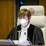 La présidente de la Cour, S. Exc. Mme Joan E. Donoghue