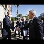 H.E. Mr. Philippe Gautier, Registrar of the International Court of Justice, greets H.E. Mr. Šefik Džaferović, Chairman of the Presidency of Bosnia and Herzegovina, and his retinue, at the entrance of the Peace Palace, seat of the Court 