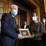 Exchange of gifts between H.E. Mr. Šefik Džaferović, Chairman of the Presidency of Bosnia and Herzegovina, and H.E. Judge Joan E. Donoghue, President of the Court  