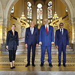 De gauche à droite: S. Exc. Mme Adia Sakiqi, ambassadrice de République d’Albanie aux Pays-Bas, S. Exc. M. le juge Kirill Gevorgian, S. Exc. M. Edi Rama et M. Jean-Pelé Fomété