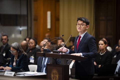 Mr Hwang Jun-shik, Director General, Ministry of Foreign Affairs (Republic of Korea) Photograph: UN Photo/ICJ-CIJ/Jeroen Jumelet. Courtesy of the ICJ.