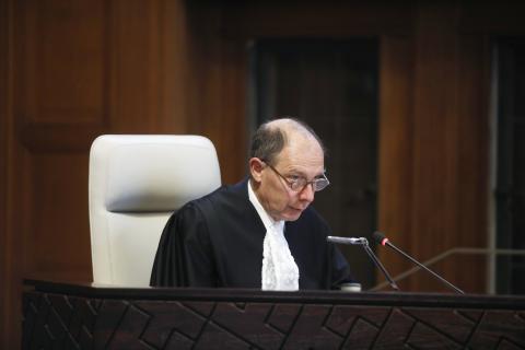 Reading of the operative paragraph of the Judgment (the Court's findings and vote), in French, by the Registrar of the Court, H.E. Mr. Philippe Gautier